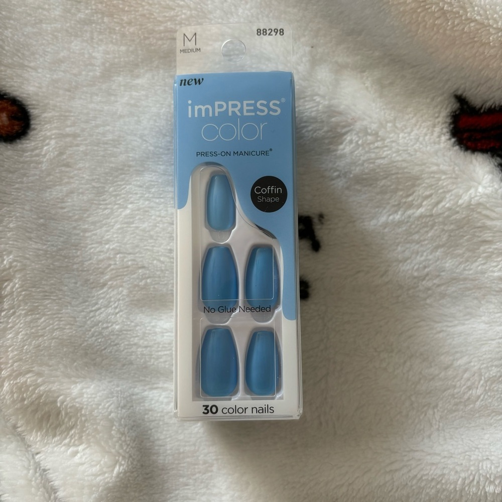 Serene blue Coffin Kiss nails